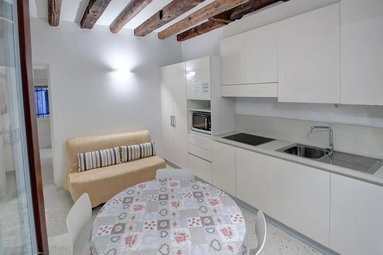 Guggenheim Next 10Pax, Aircond, Wifi Apartment Venice