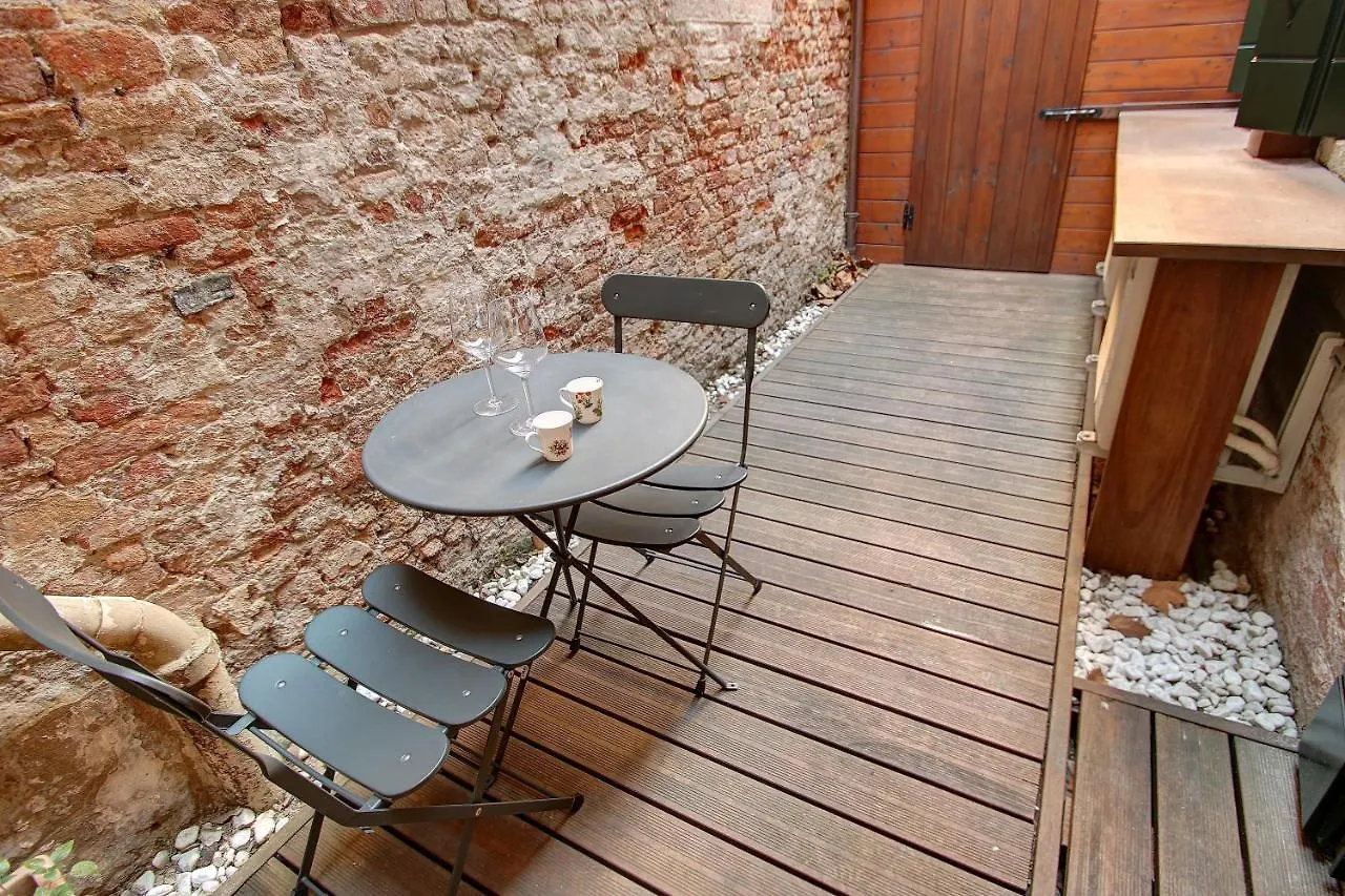 Guggenheim Next 10Pax, Aircond, Wifi Apartment Venice Italy