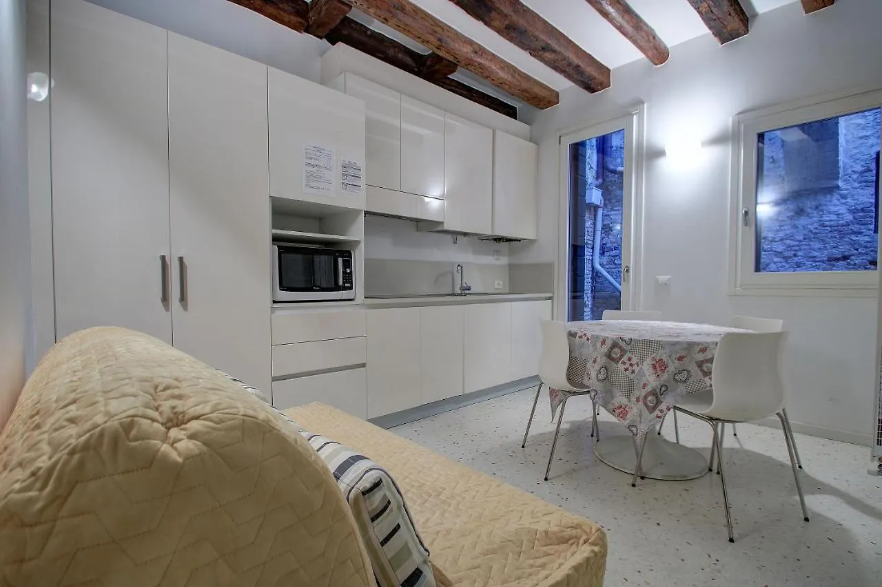 Guggenheim Next 10Pax, Aircond, Wifi Apartment Venice