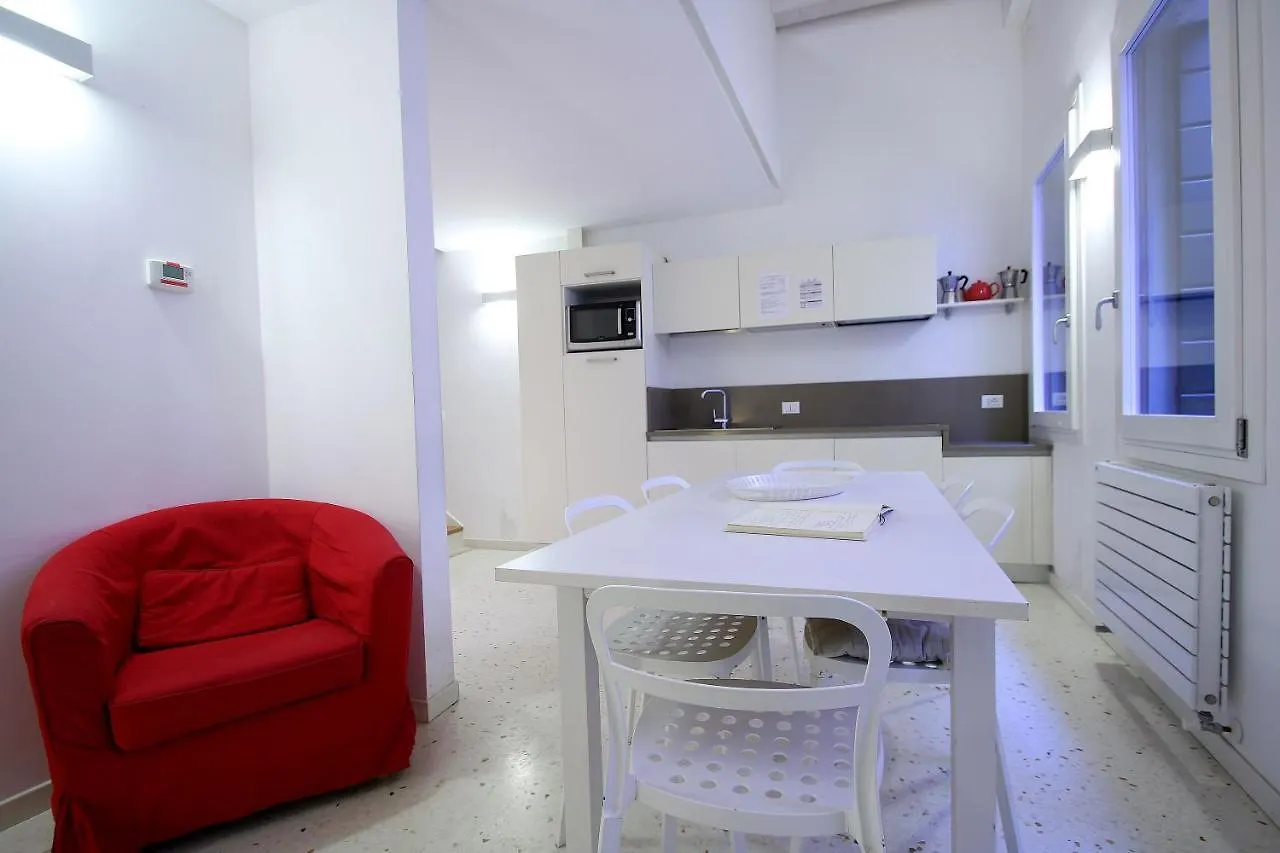 Guggenheim Next 10Pax, Aircond, Wifi Apartment Venice