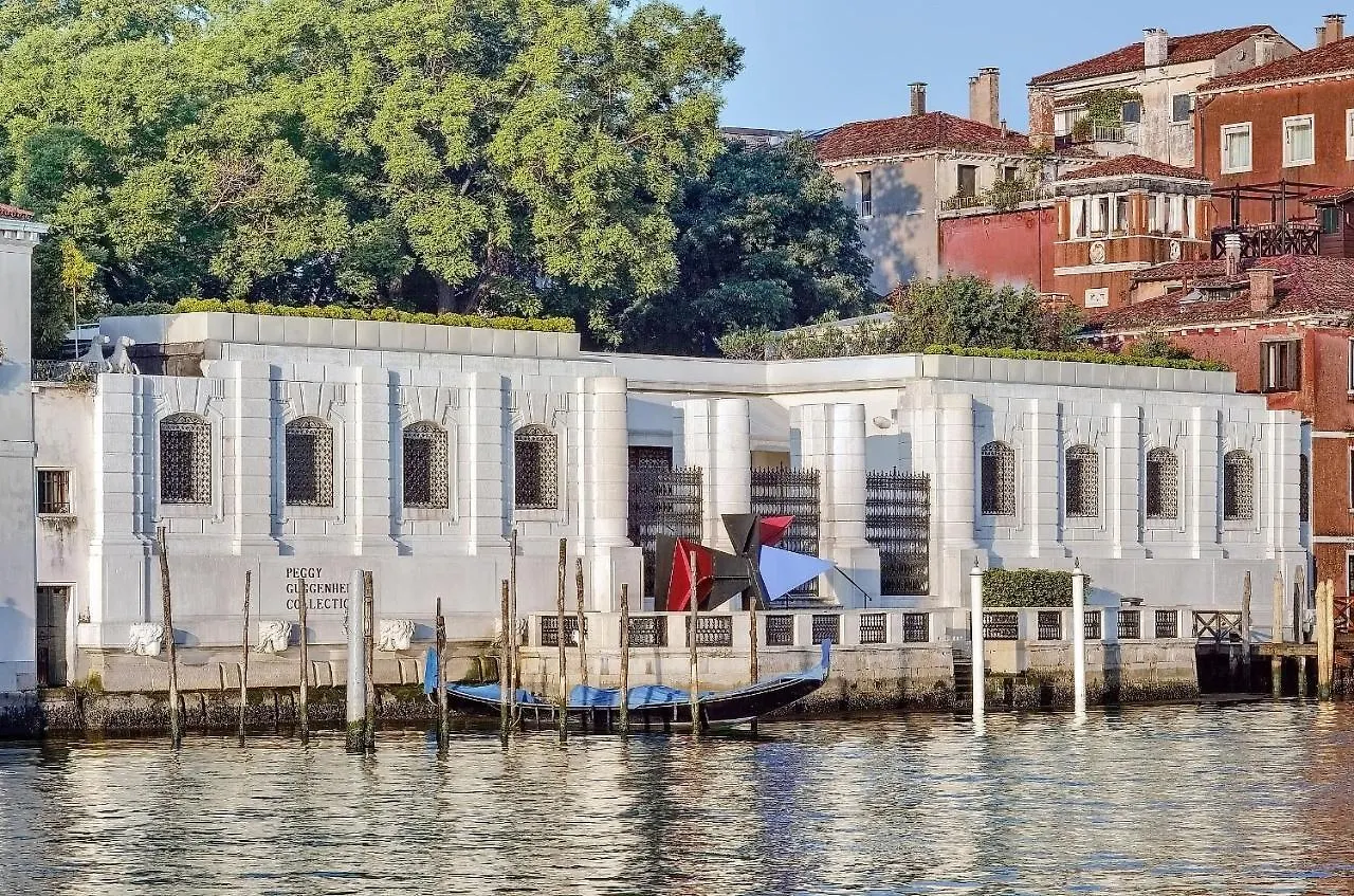 Guggenheim Next 10Pax, Aircond, Wifi Apartment Venice