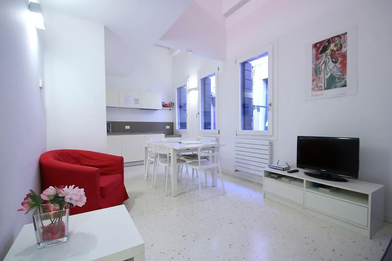 Guggenheim Next 10Pax, Aircond, Wifi Apartment Venice