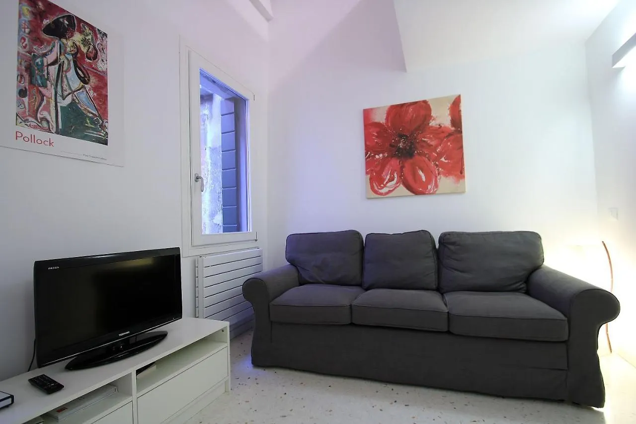 Guggenheim Next 10Pax, Aircond, Wifi Apartment Venice