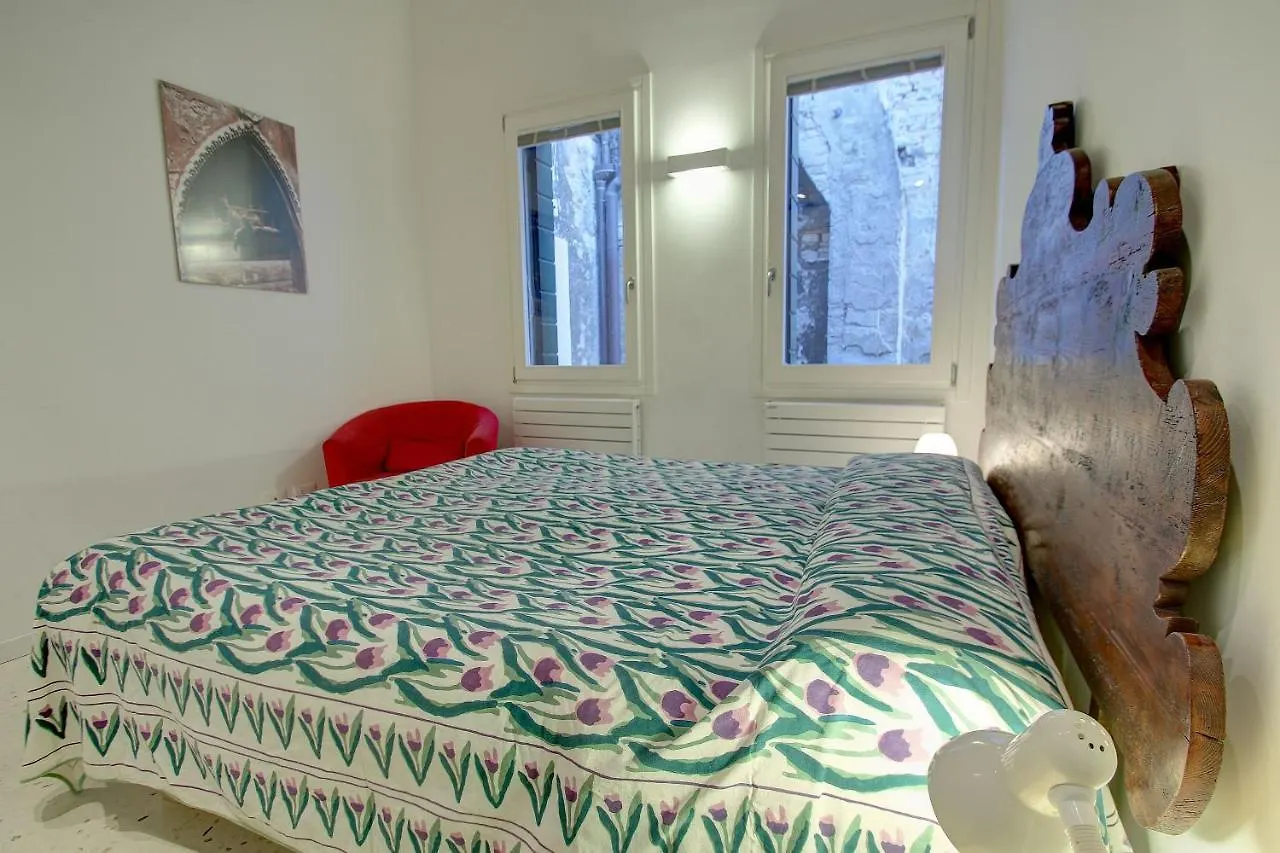 Guggenheim Next 10Pax, Aircond, Wifi Apartment Venice