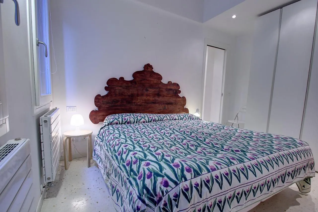 Guggenheim Next 10Pax, Aircond, Wifi Apartment Venice Italy