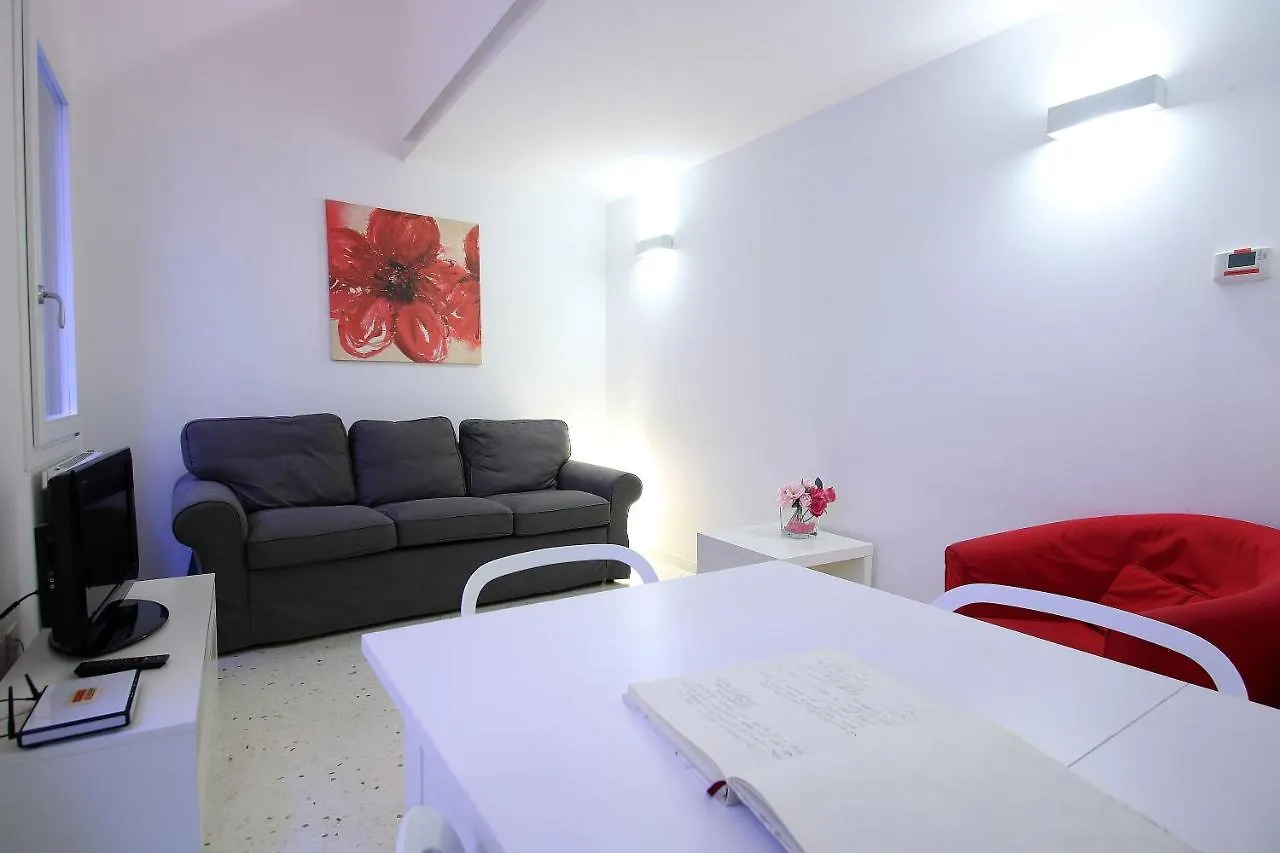 Guggenheim Next 10Pax, Aircond, Wifi Apartment Venice