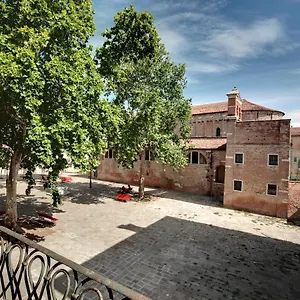  Apartment Accademia Opera Deluxe By Wonderful Italy